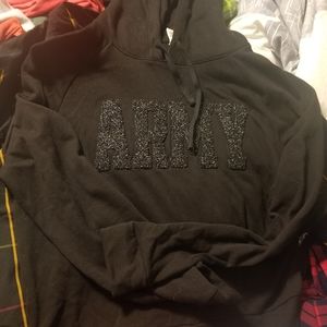 Army cropped hoodie sweatshirt.